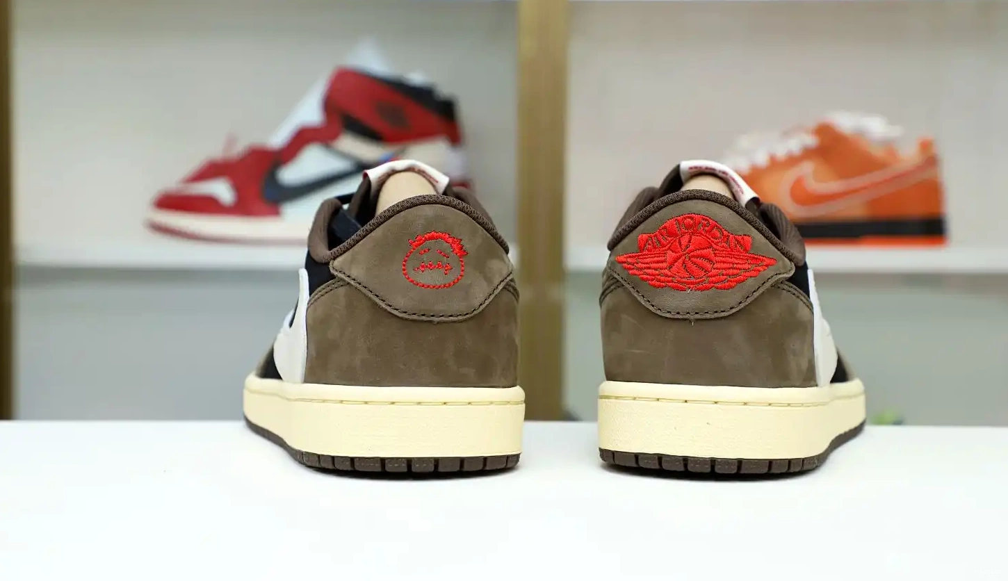 x Jordan Jordan 1mLow Scott SP OG Air TS Travis 0702